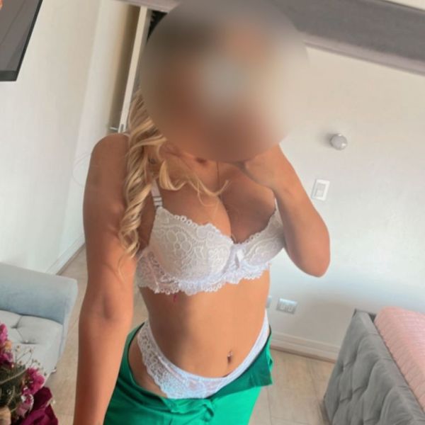 Hola soy Miranda,  masajista erotica simpática y adorable, de lindo cuerpo esbelto , mi servicio de masaje erotico te hará sentir y explotar de placer , es un masaje sensitivo e interactivo , incluye prostatico 