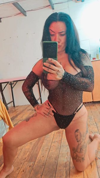 Soy muy simpática muy copada hago muy bueno masaajes y soy muy prolija con todos 
Háblame y cuento, cuento con lugar propio te va encantar mi servicio 💋 besos