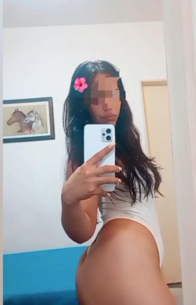 Mi nombre es Sofy , cuento con mi departamento.
Mis servicios son : Masajes Relajantes, descontracturantes y sensitivos sensuales 🔥 ( podemos charlar algo más 😘)
Te aseguro relax total , tranquilidad y por sobre todo mi dulzura 🍬 para desconstracturar  todo el sstres con el que cargas 🧘🏻‍♂️
Me manejo con reserva de turnos , mínimo con una hora de anticipación (no pido seña ya que es en mi departamento)
También ofrezco servicios virtuales 🤳🏽🔥