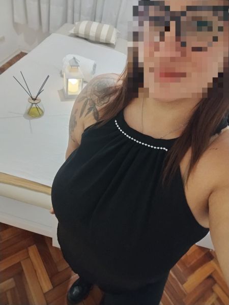 Te ofrezco una sesión de masaje:
Descontracturante 
Relajante
Sedativo 
🌻masaje de cuerpo completo 
🌻Atiendo sobre camilla profesional 
🌻 música ambiental, para lograr tu relajación mental, en un ambiente cómodo y climatizado 
🌻Servico de ducha y frigobar 

Para más info  1126936759