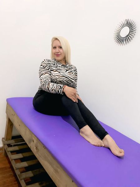 Masajista profesional: me encuentro en zona de congreso soy nueva en la zona, los servicios que ofrezco son en camilla profesional y sobre tatami ambos tienen duración de 60min y 30min También se realiza masajes a 4 manos con otra chica. 
No dudes en consultarme 😘