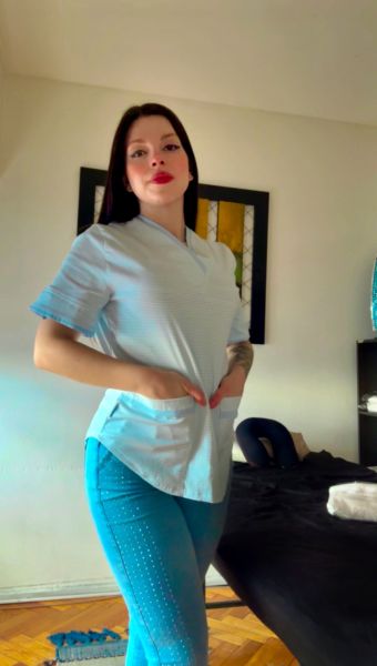 Mi nombre es Kiara, soy Masajista Profesional realizo técnicas de masaje descontracturante, relajante, sensual y sensitivo, también deportivo. Te invito a regalarte un momento especialmente pensado para vos.

Cuento con ambiente climatizado estilo SPA y servicio de ducha.
📍Belgrano, a tres cuadras de estación Juramento.
⏳Lunes a sábados de 13 a 21hs. 